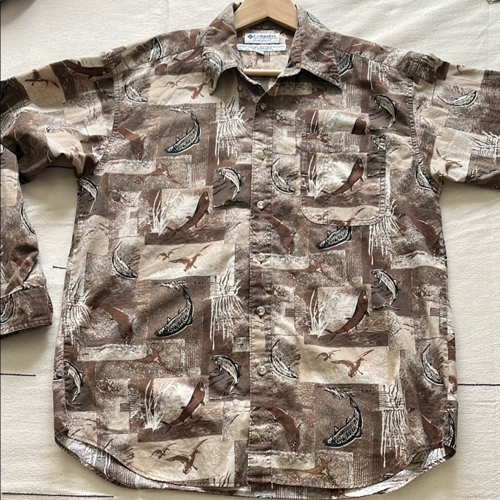 Vintage 90s Y2K Columbia Long Sleeve Button-Down Shirt with Trout Print Size M